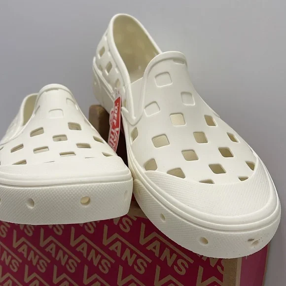 Vans Men’s Slip-On Trk
Marshmallow
VN0A5HF8FS8
Sneakers - Picture 6 of 16